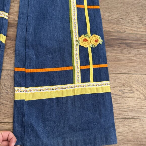 Vintage 70s Petit Fors Floral Flared Jeans - Picture 8 of 15
